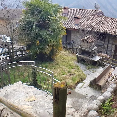 Casa Val Del Riso شقة *